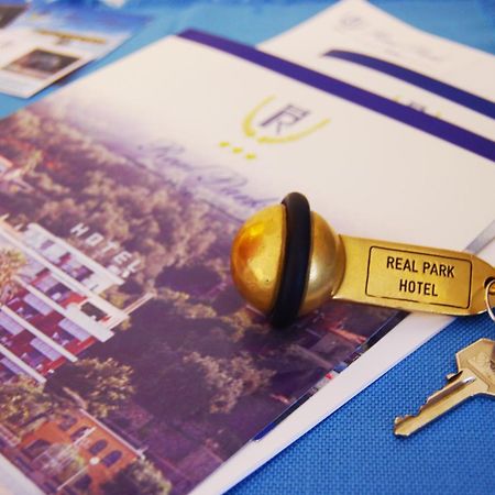 Real Park Hotel Cavi di Lavagna Bagian luar foto