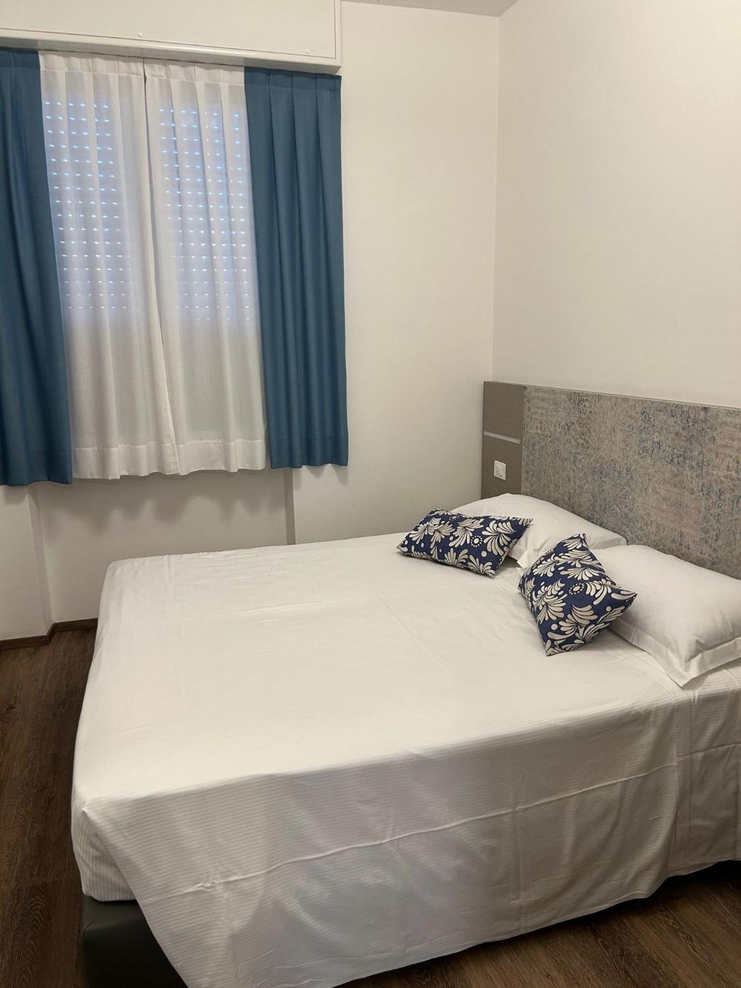 Real Park Hotel Cavi di Lavagna Ruang foto